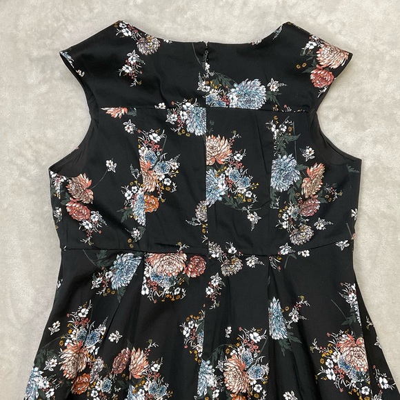 NWT Torrid Black & Pink Floral Fit & Flare Dress Women’s Sz 18 - Picture 7 of 9